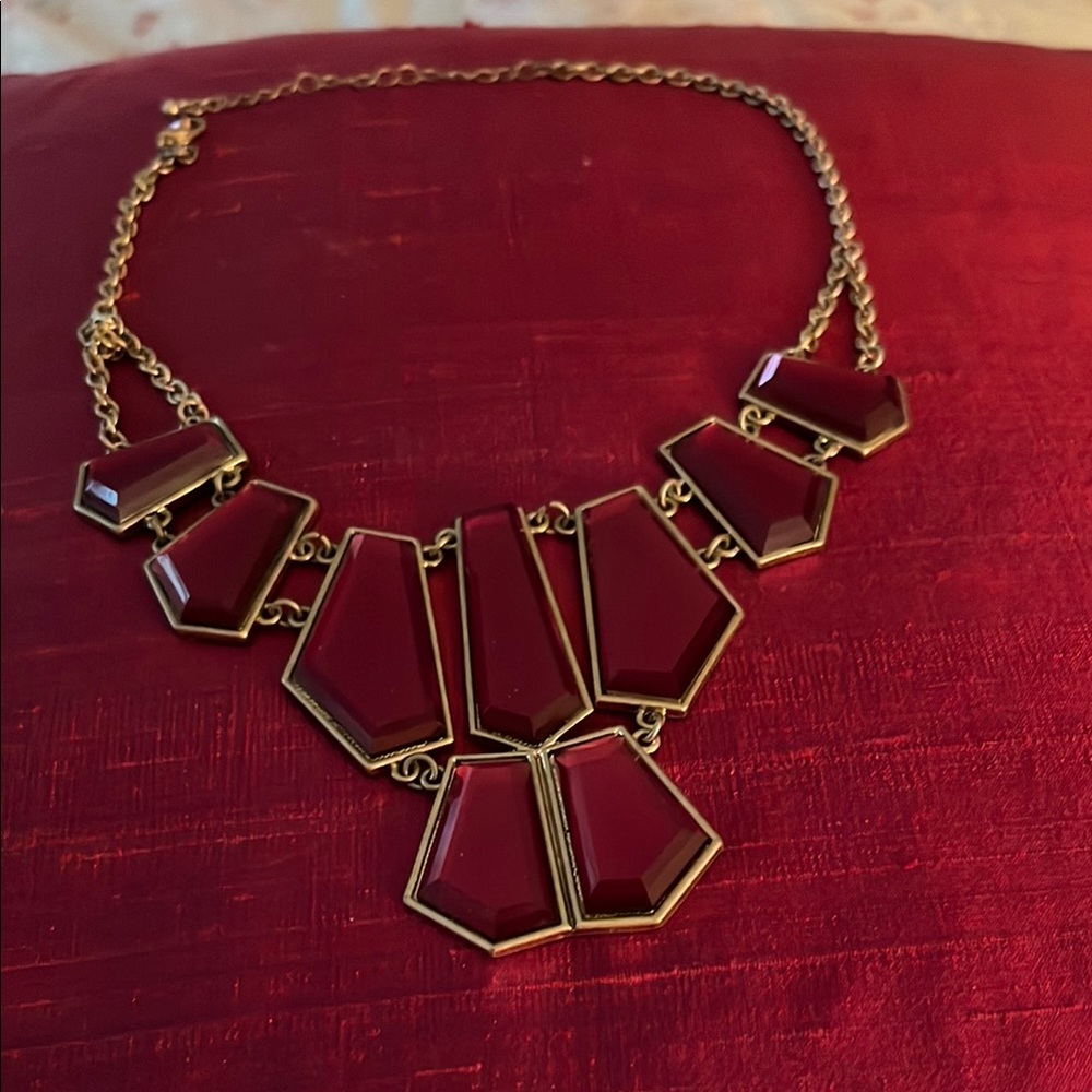 Elegant Red Geometric Necklace
